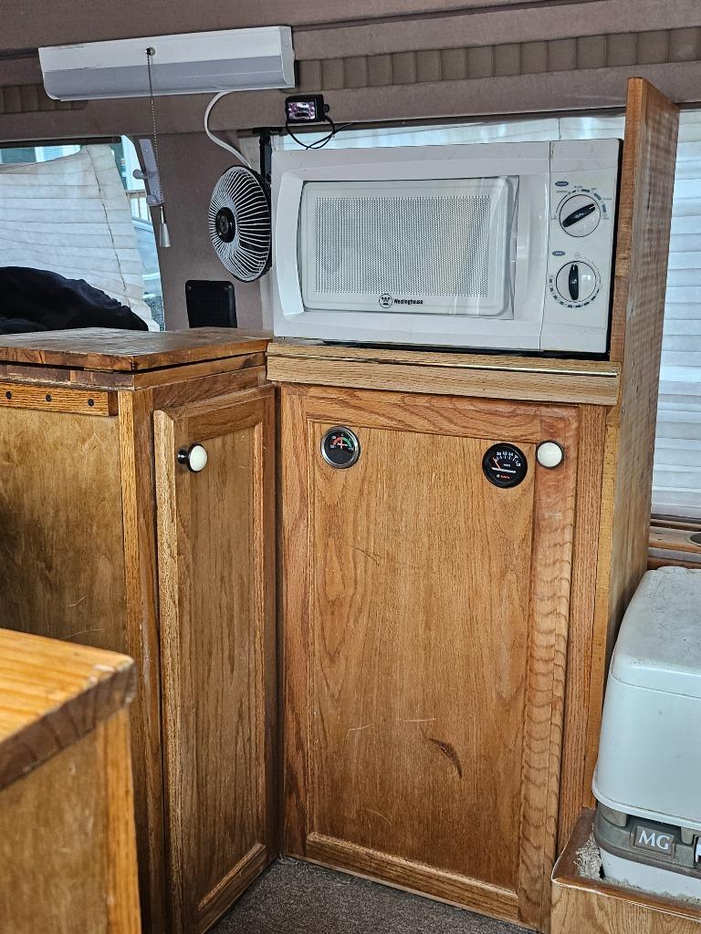 1998 Dodge 1500 Ram Van - $7,995
